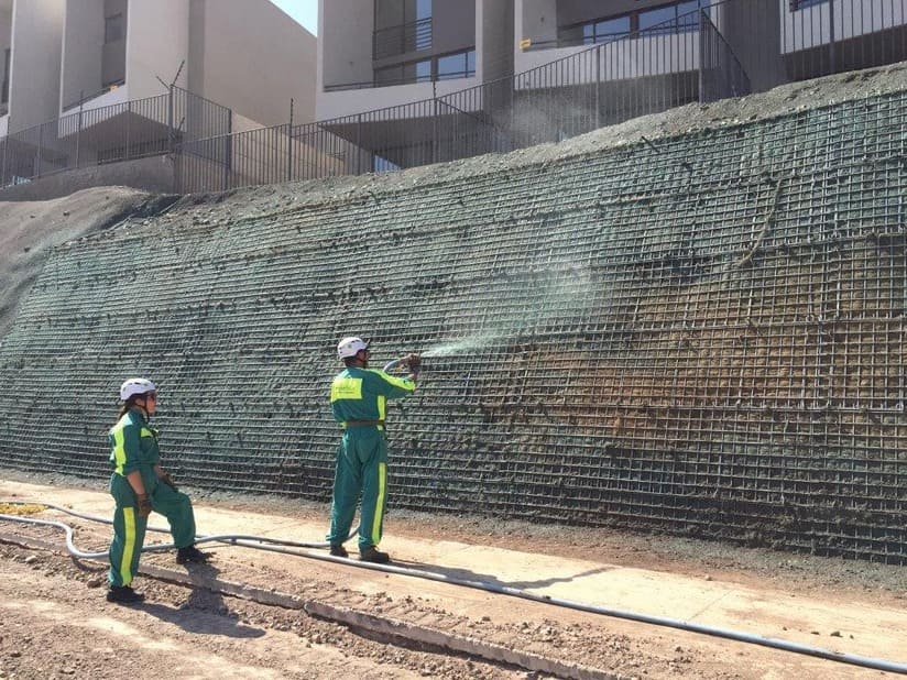 hidro sembrando en u talud